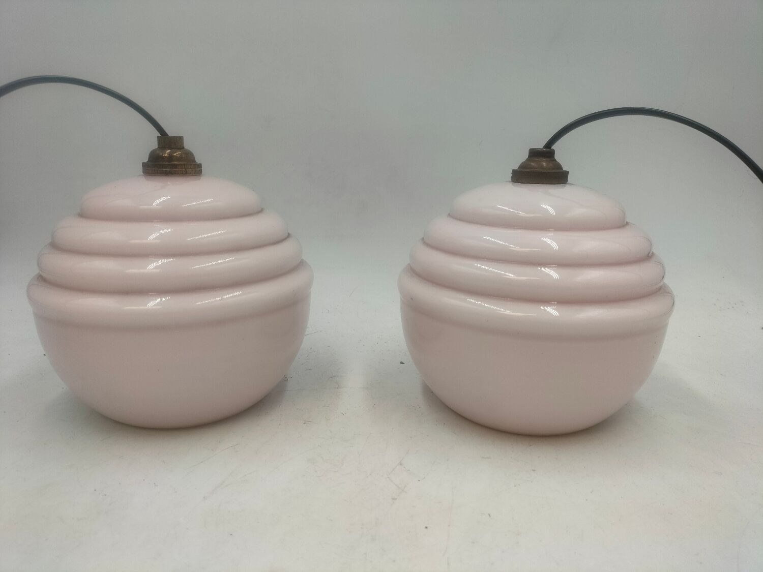 Paire de suspension en opaline