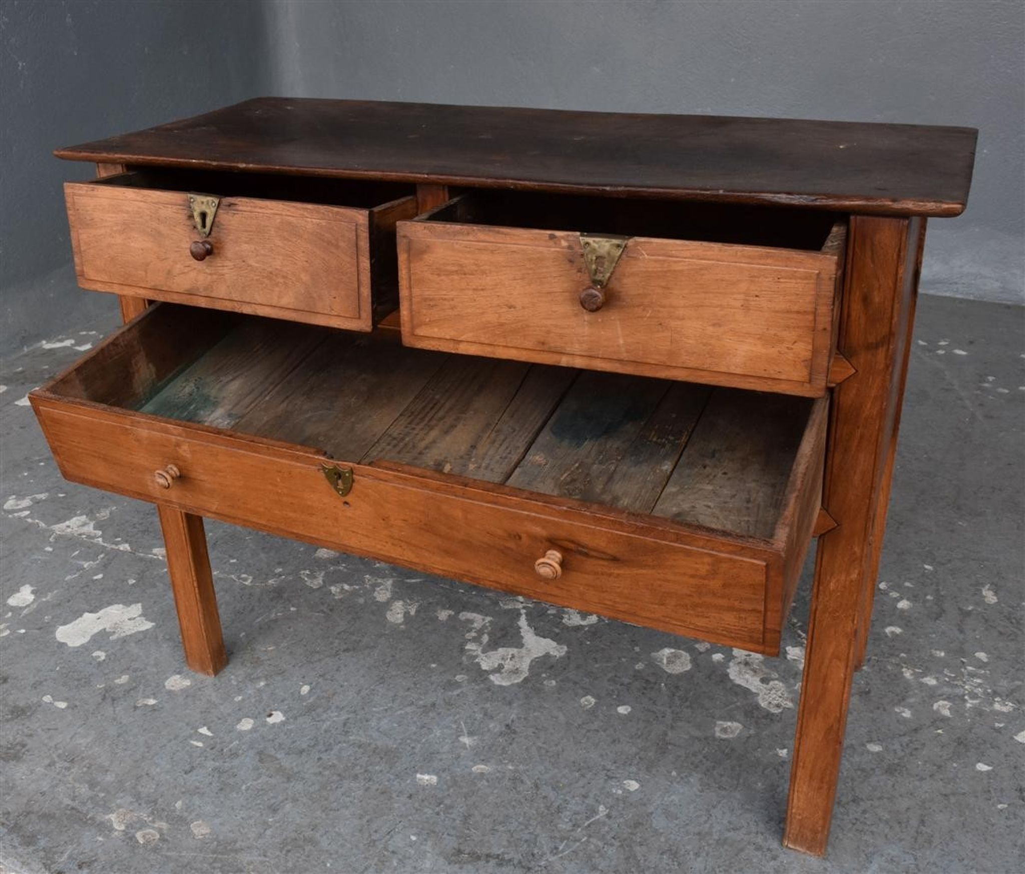 Early nineteenth rosewood Dresser
