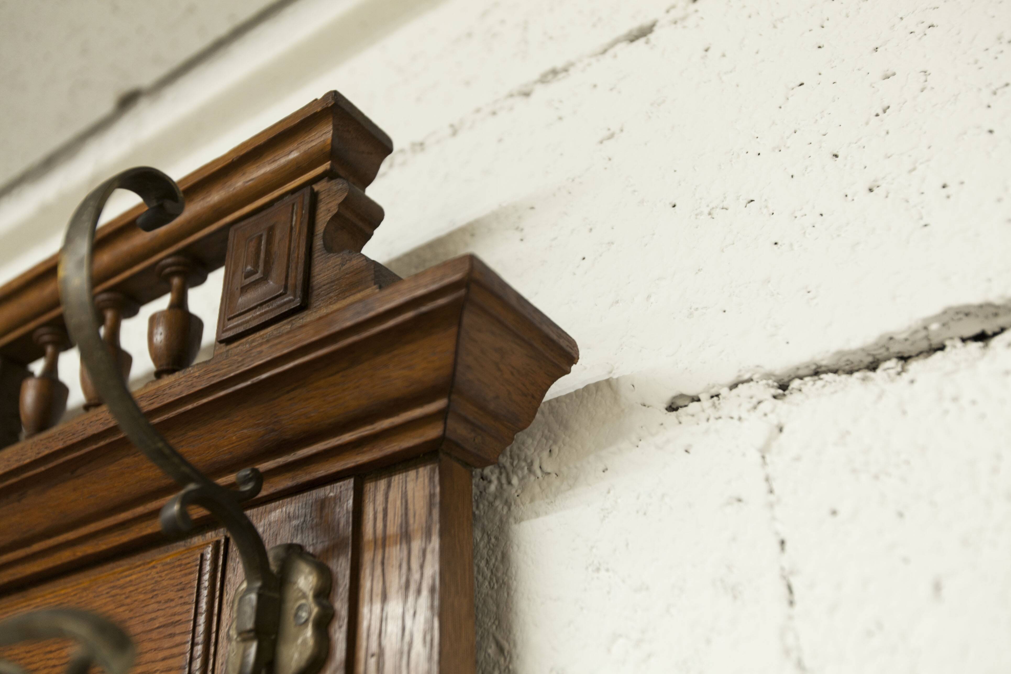 Napoleon III wardrobe in walnut, late 19th century, 3 mirrors, marble.