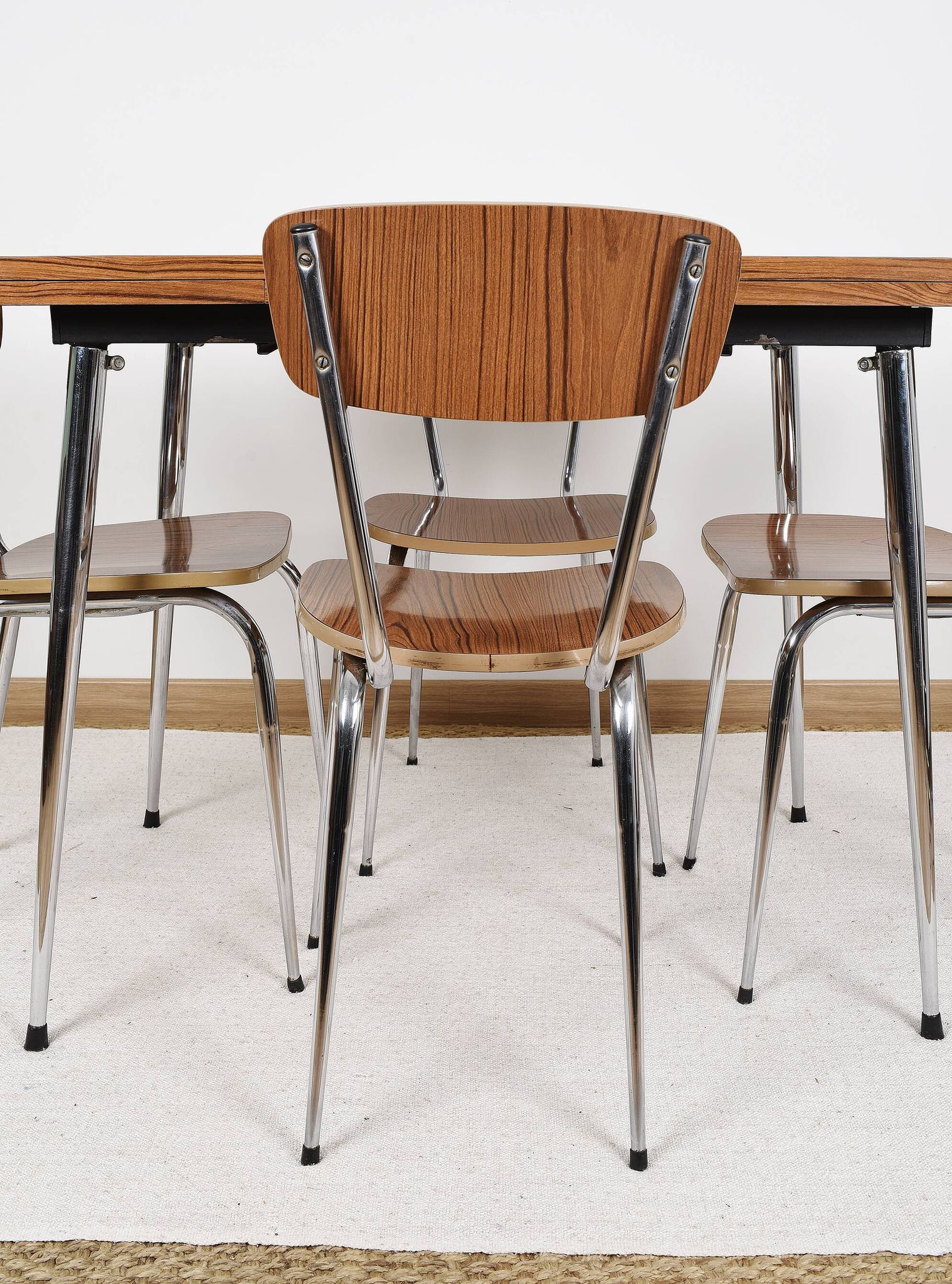 Formica extending table with 4 chairs, set, vintage from the 70s.