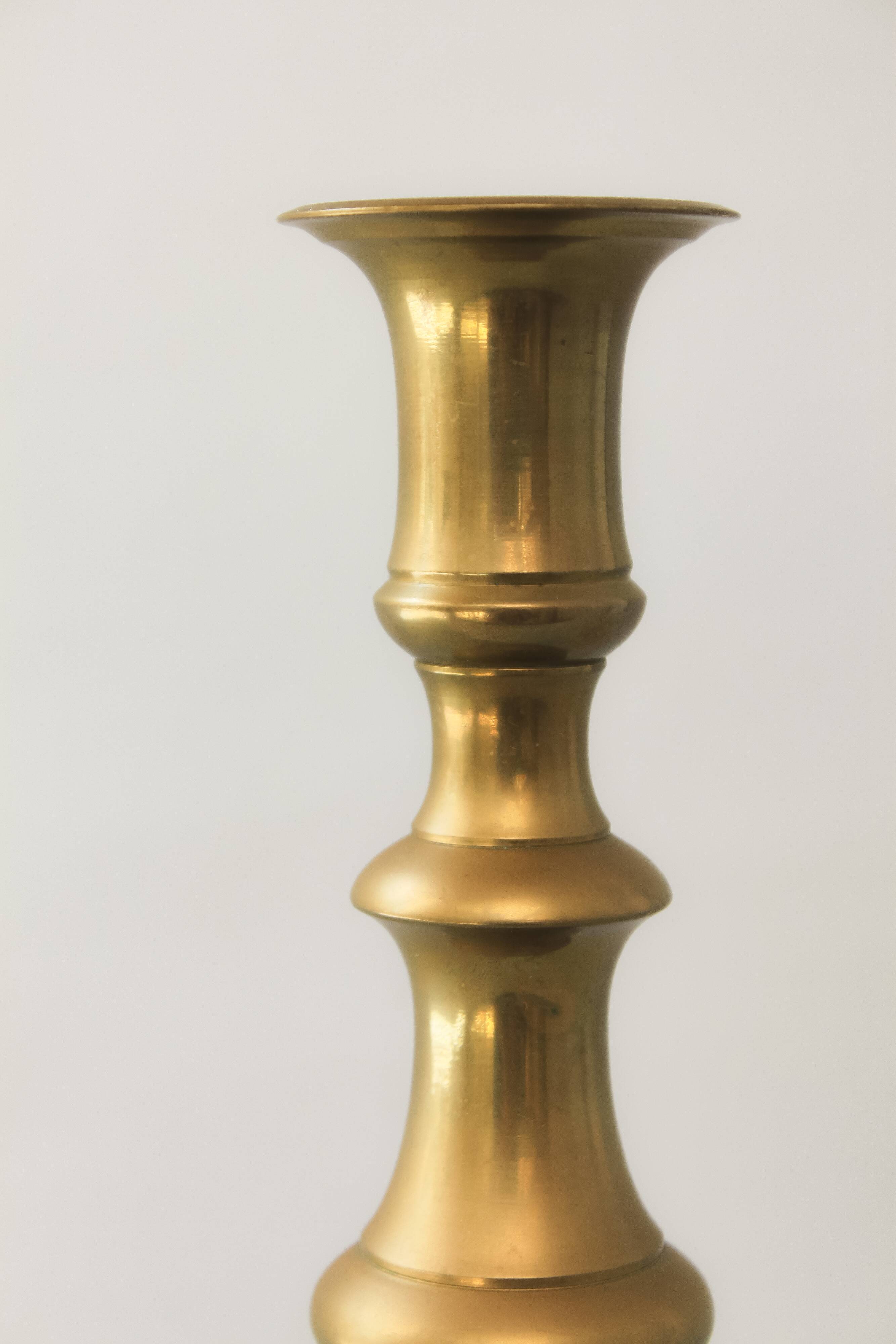 Pair of original vintage candelabros from bronce. Antiguos portavelas.