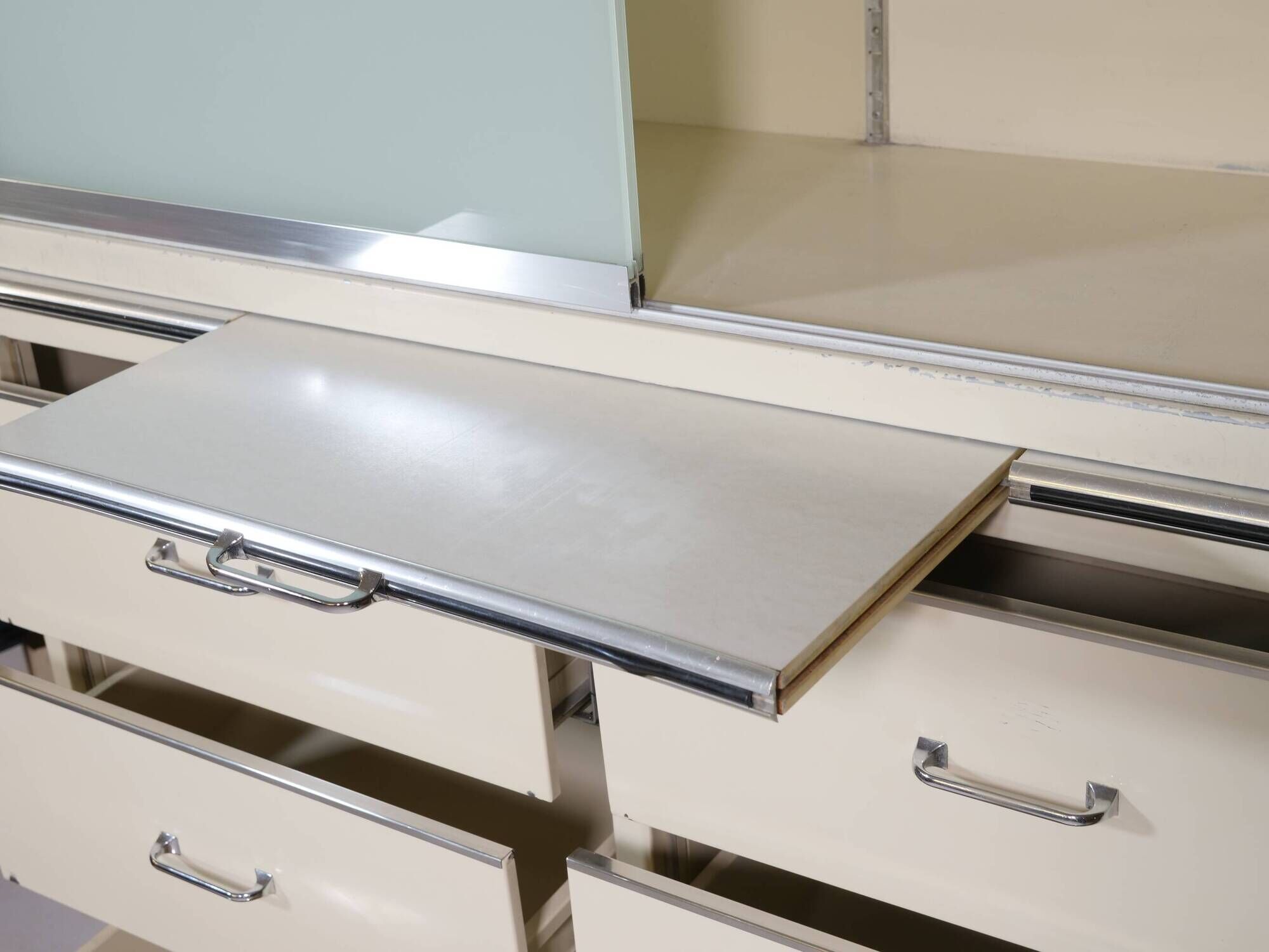 Metal cabinet, cupboard, medical cabinet, Baisch, 1960s vintage, drawers