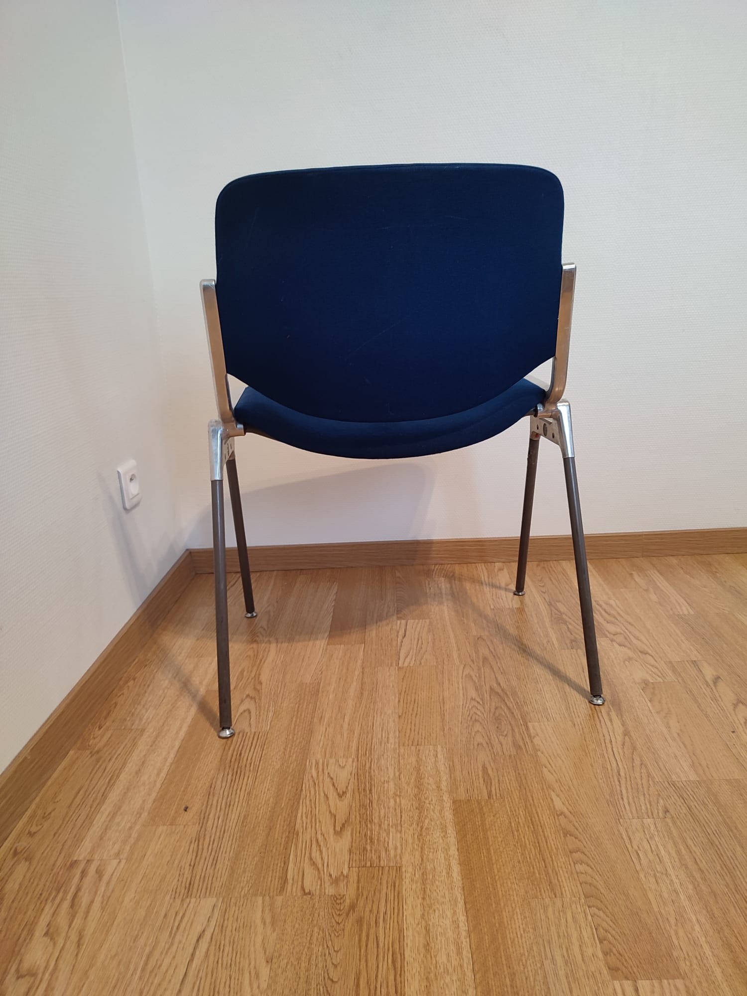 Chair dsc106 by Giancarlo castelli