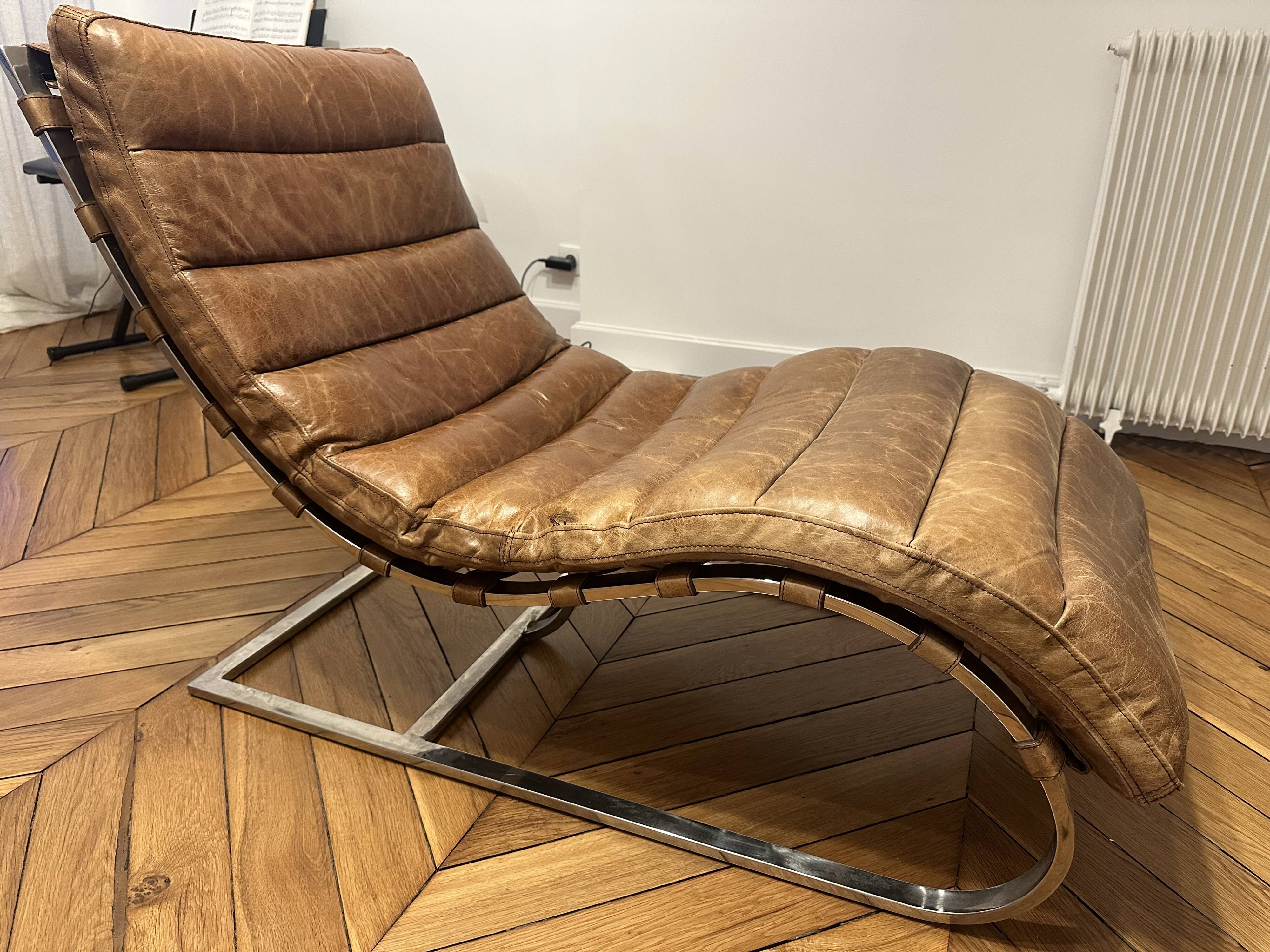 LC4 chaise longue style – patinated camel leather