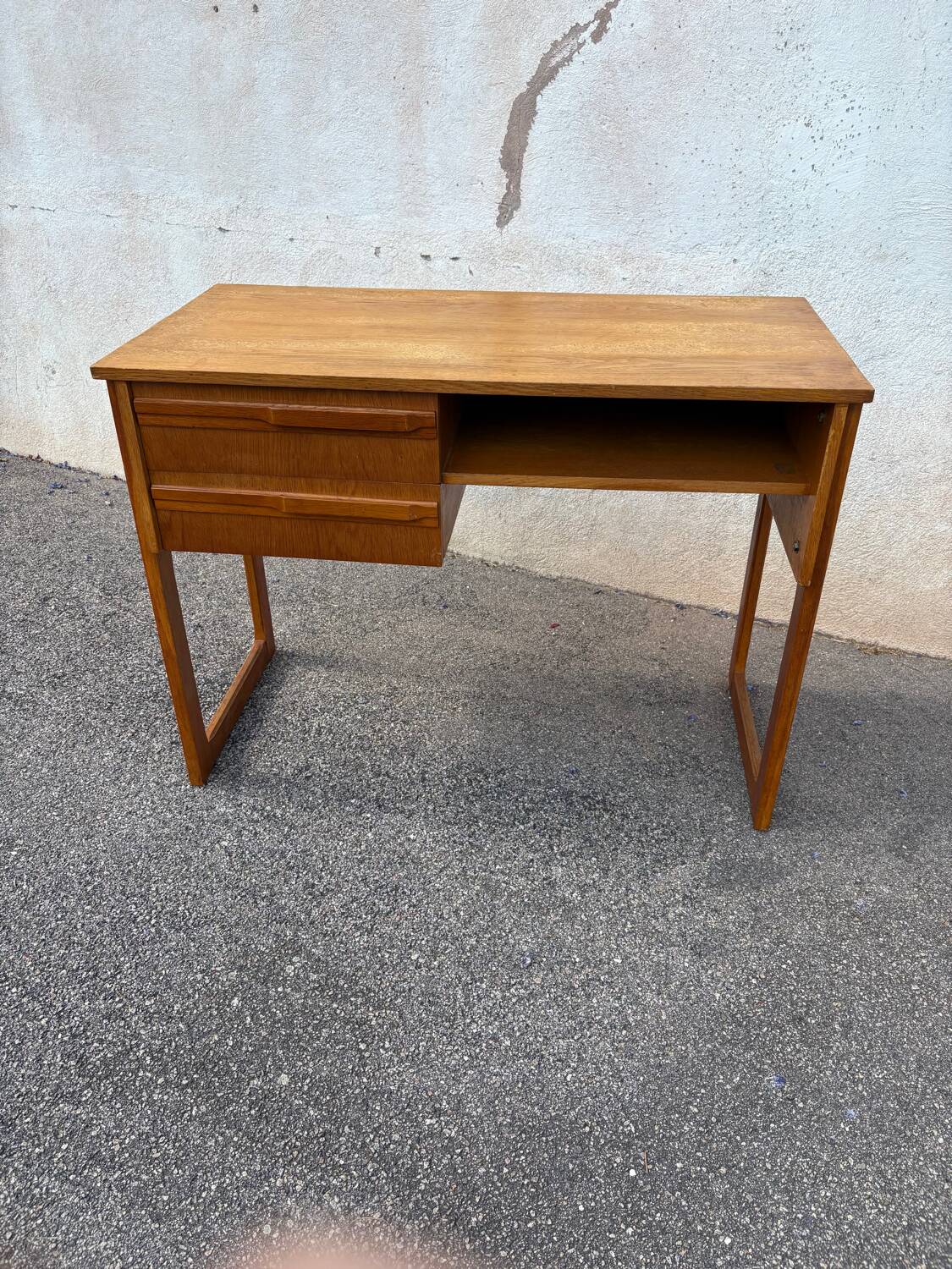 Bureau enfant, 1980