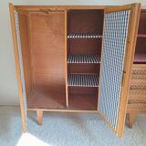 Armoire secrétaire vintage en osier et chêne clair – Années 6
