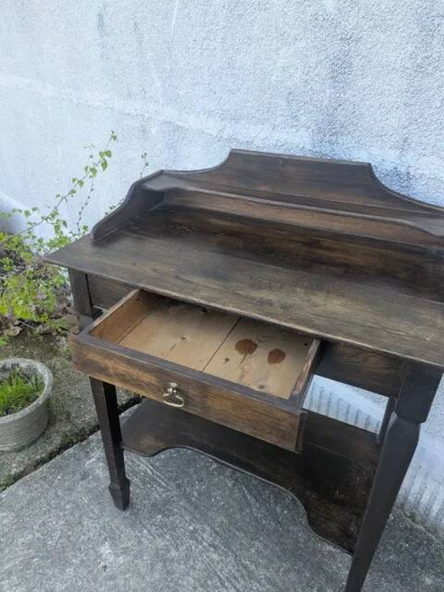 Dresser, oak desk