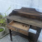 Dresser, oak desk