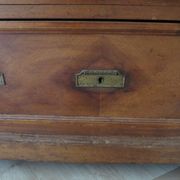 Louis Philippe style chest of drawers with 4 drawers in solid walnut and marble, 1900-1950.