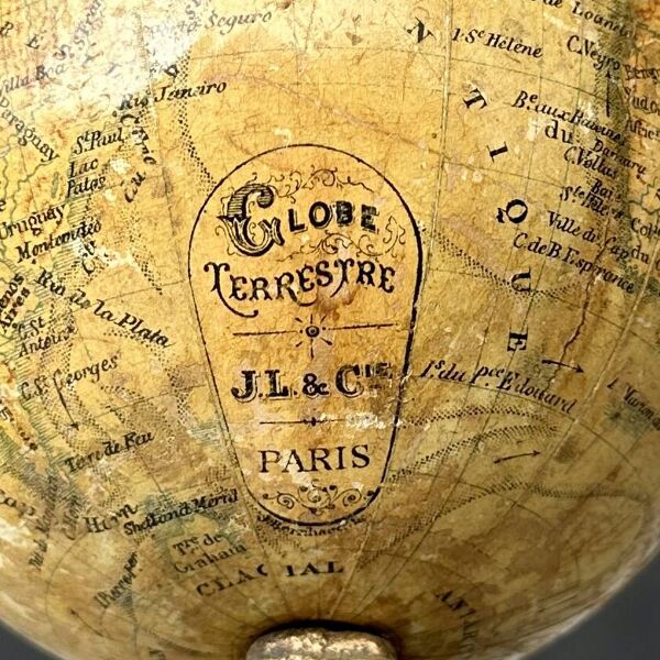 Globe terrestre ancien J.L & Cie   Piètement métal doré   XIXe siècle   20,5 cm