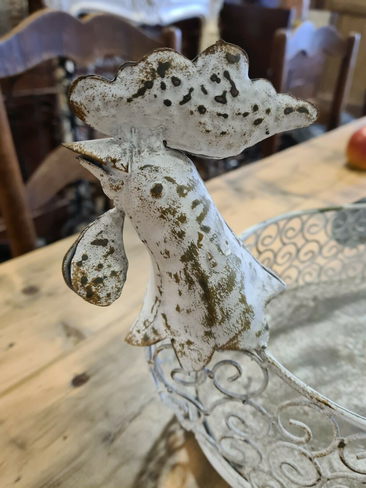 Iron basket with hen