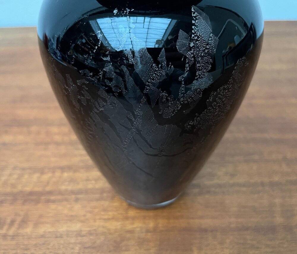 Postmodern black art glass vase by Hans Jürgen Richartz for the Richartz art collection, 1980s.