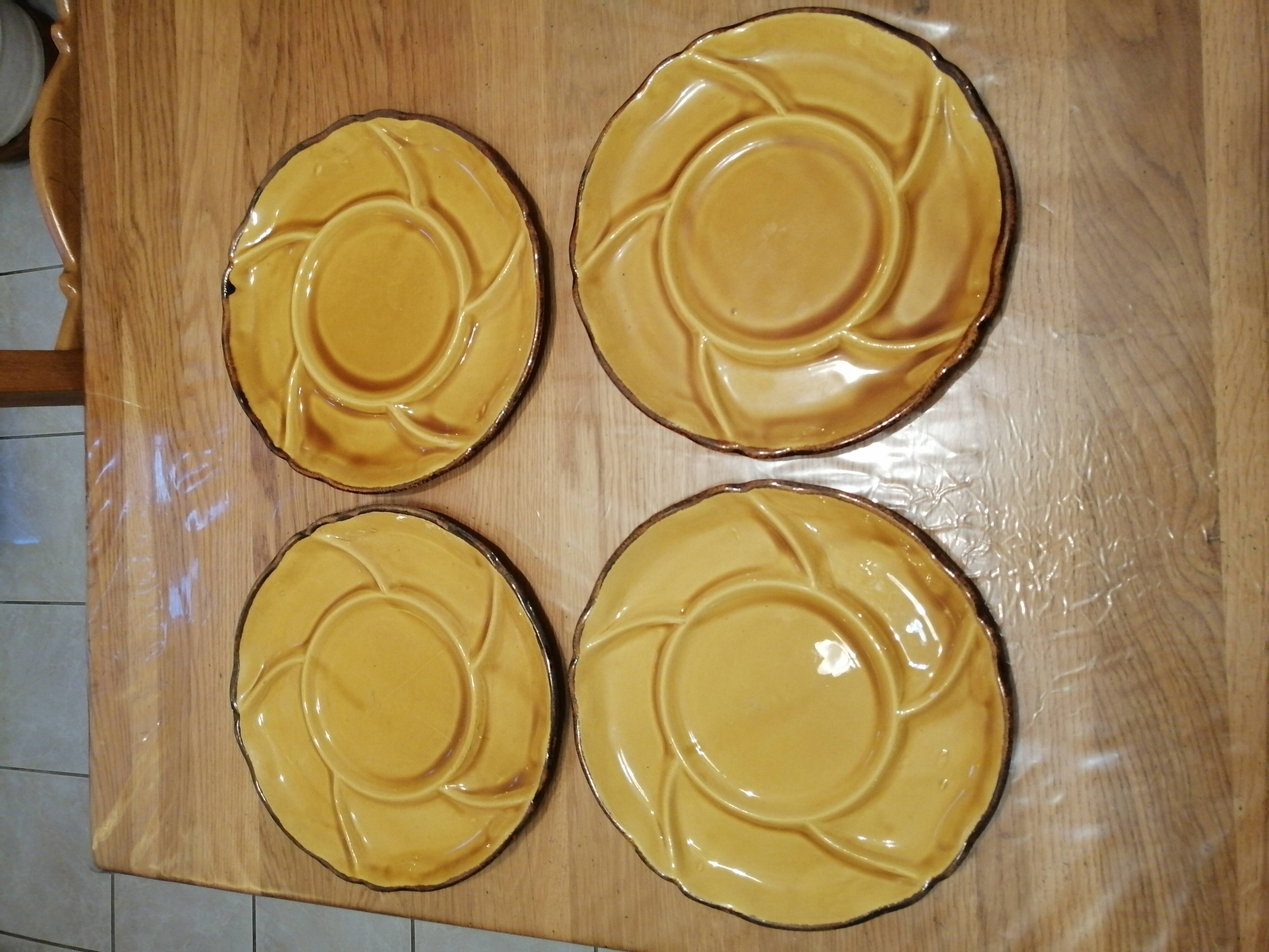 Lot of 8 ceramic plates