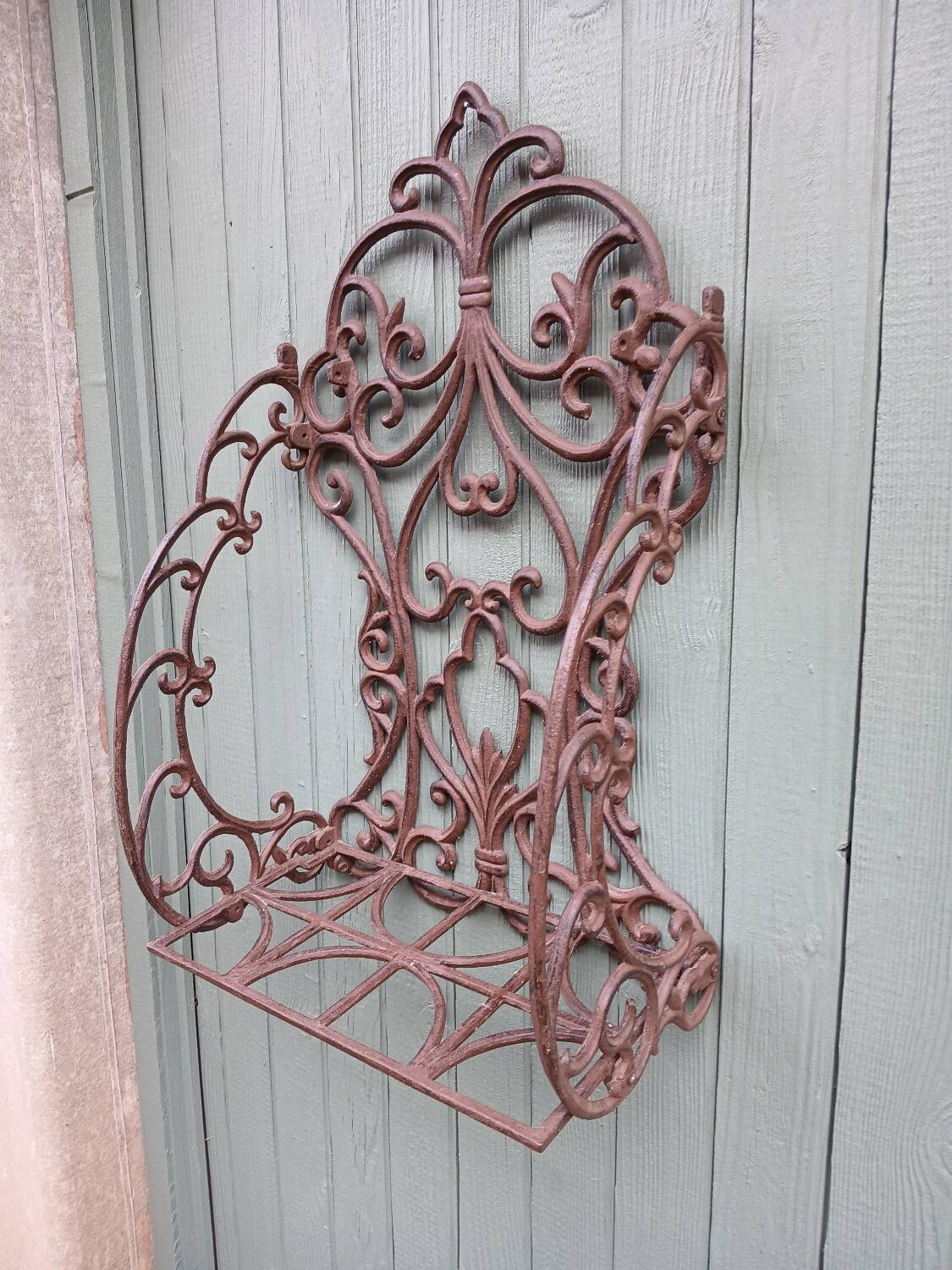 Étagère murale en fonte