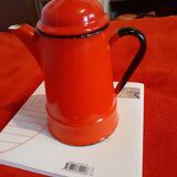 Théière en tole émaillée rouge