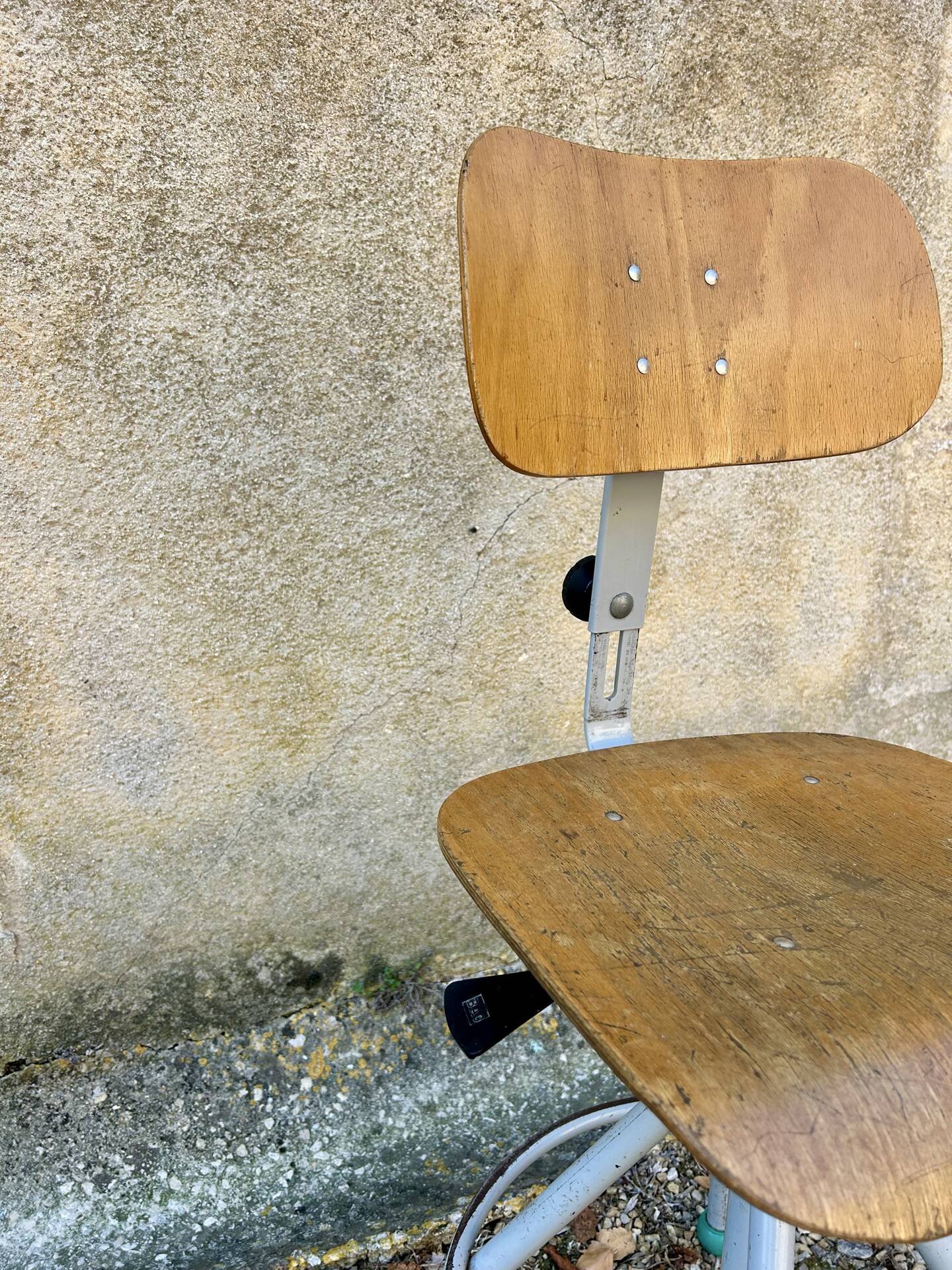 Chaise d’atelier vintage