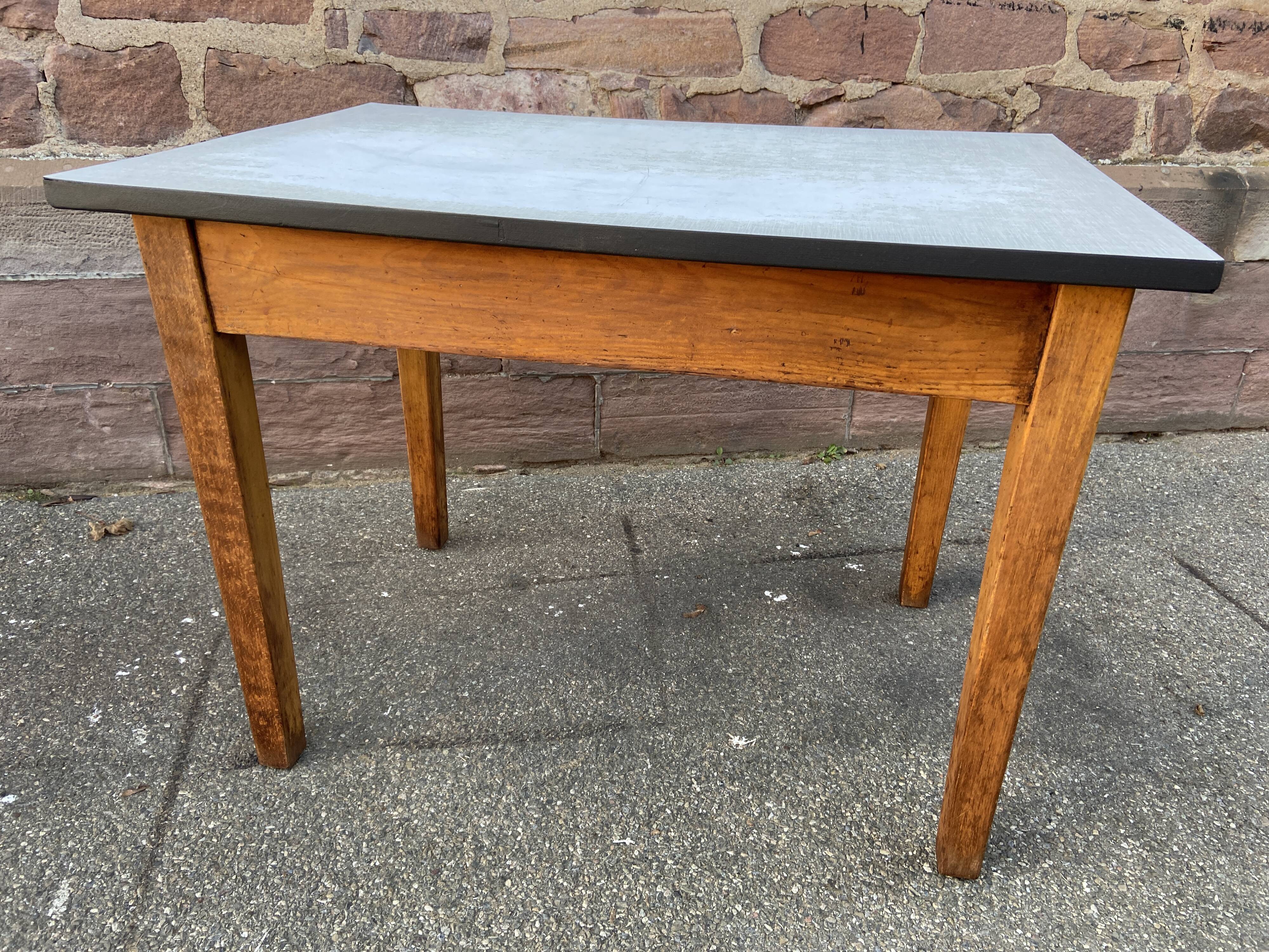 Mid-century kitchen table Formica 1960 french table