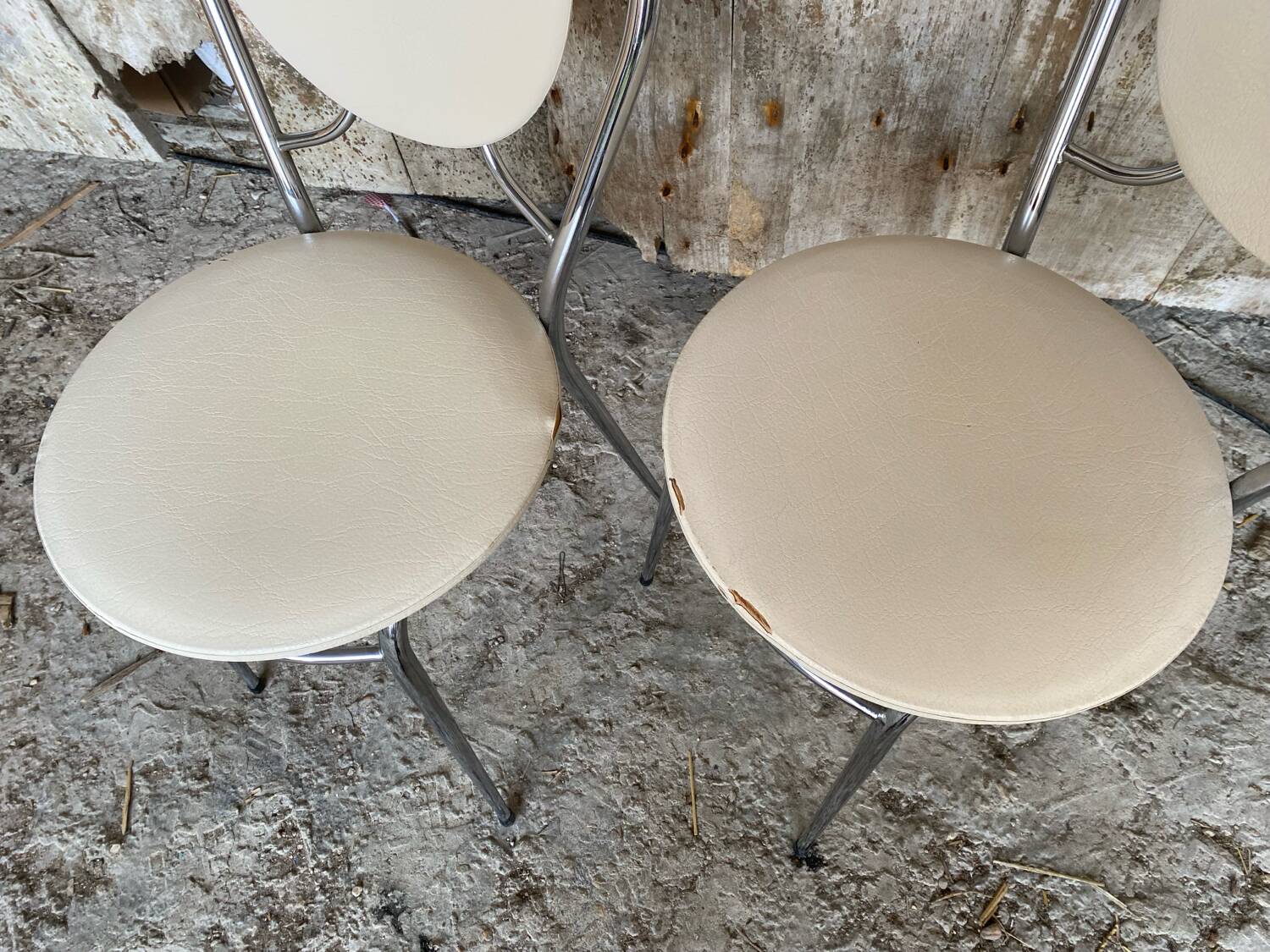 SOUDEXVINYL Chair Pair Chrome Metal + White Skai 70s Vintage #