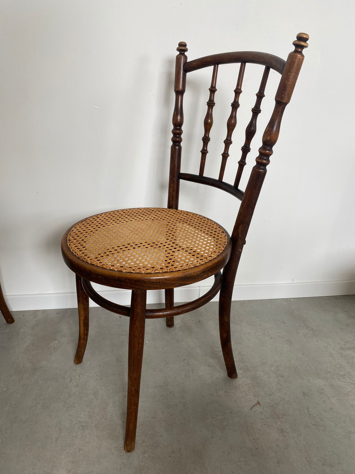 4 anciennes chaises de bistrot début 19 eme Josef Hoffmann bois cannage