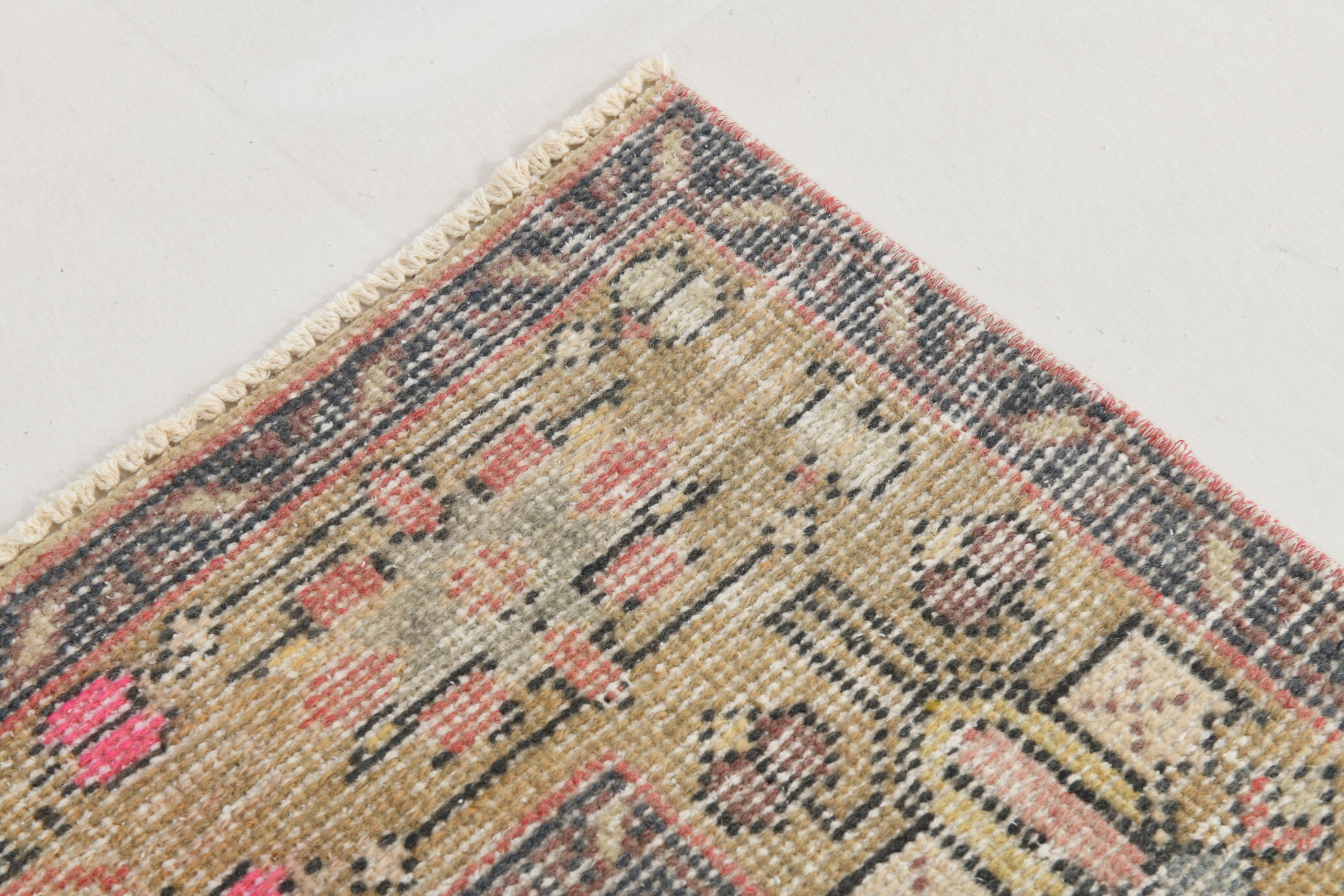 4x8 Pale Red Oriental Vintage Rug, 132x260Cm