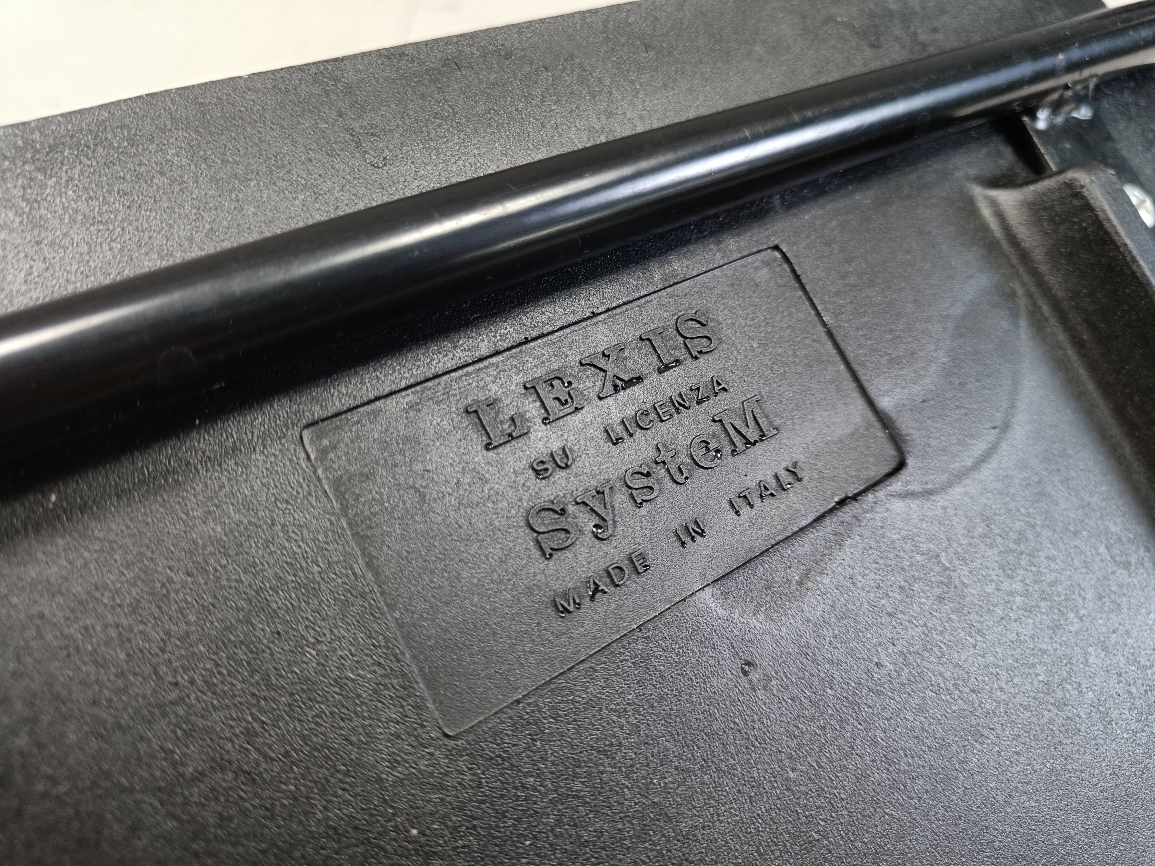 Chaises de salle à manger italiennes postmodernes par Lexis, années 1990