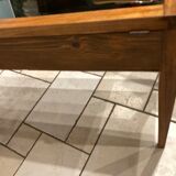 Presentation glass table