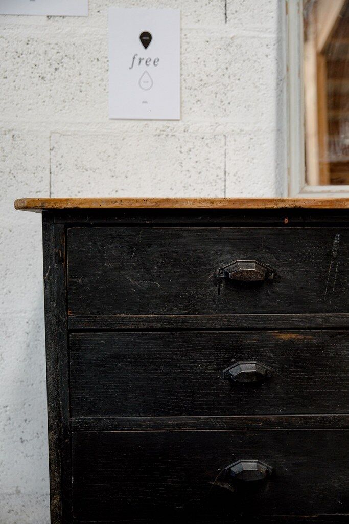 Meuble comptoir noir de métier
