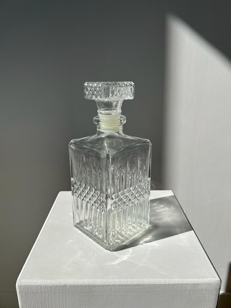 Vintage glass whiskey decanter H:22cm
