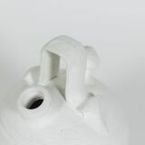 Vase en terre cuite peinte, travail contemporain