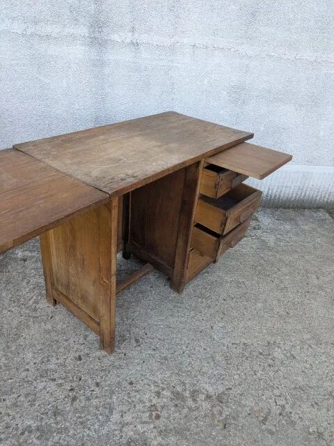 Child's desk