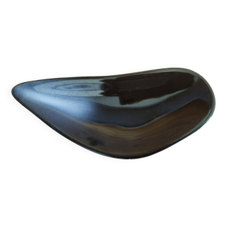 Ceramic slip bowl in the shape of a marinière mussel
