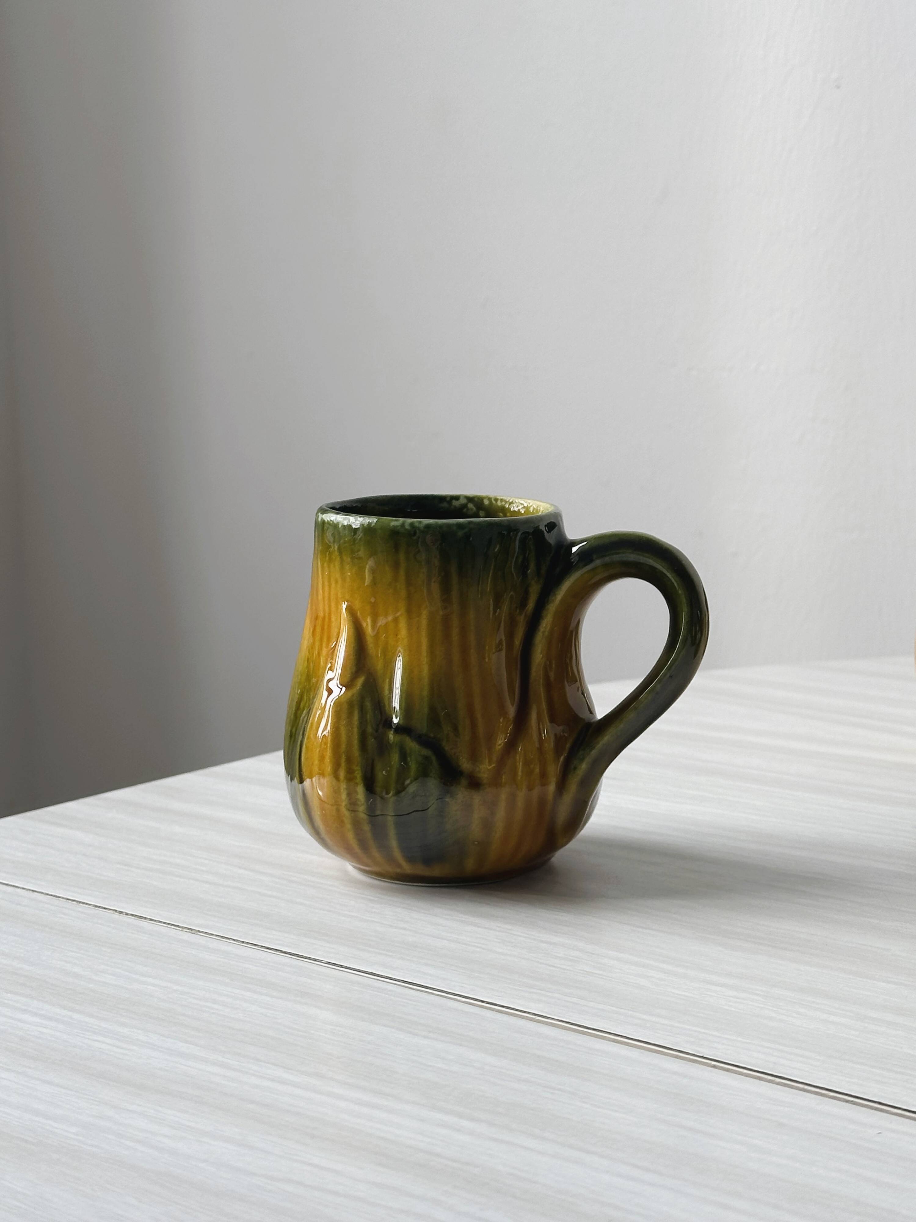 Cups - vintage country style mugs
