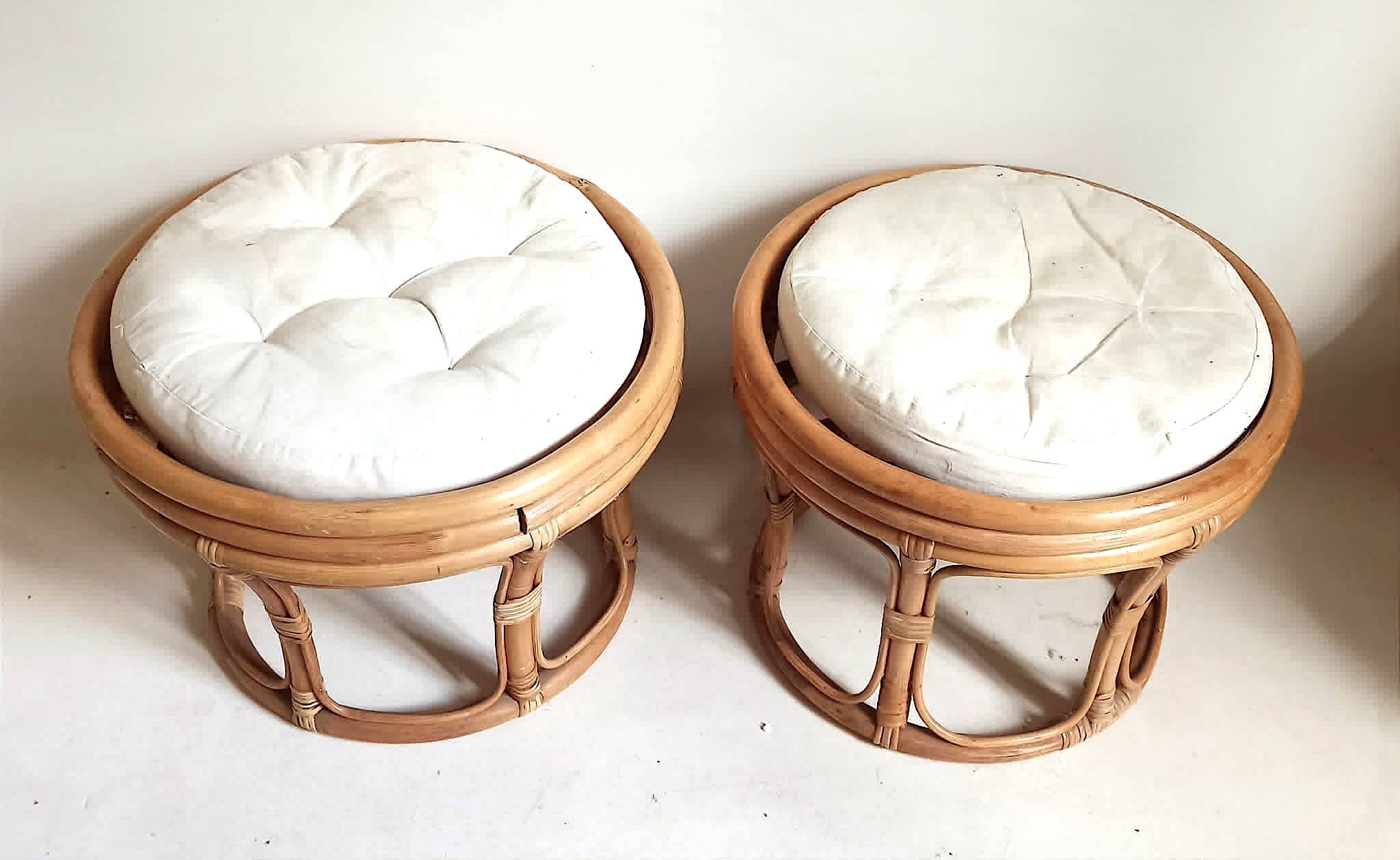 Pair of poufs from the 70s, diameter 44.8 cm.