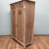 Art Nouveau chest of drawers in walnut