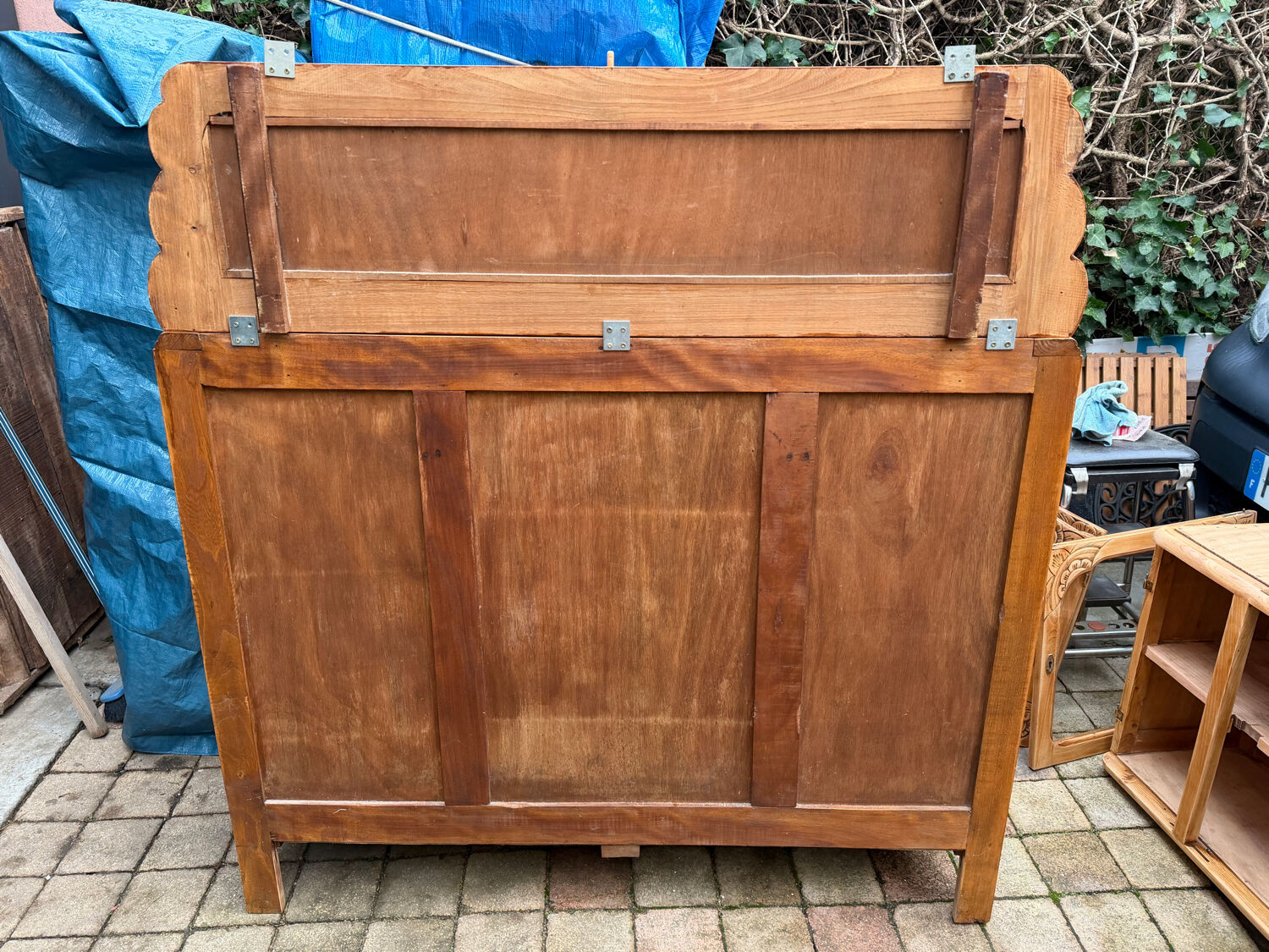 Art Deco Parisian buffet in solid raw oak from the 1930s.