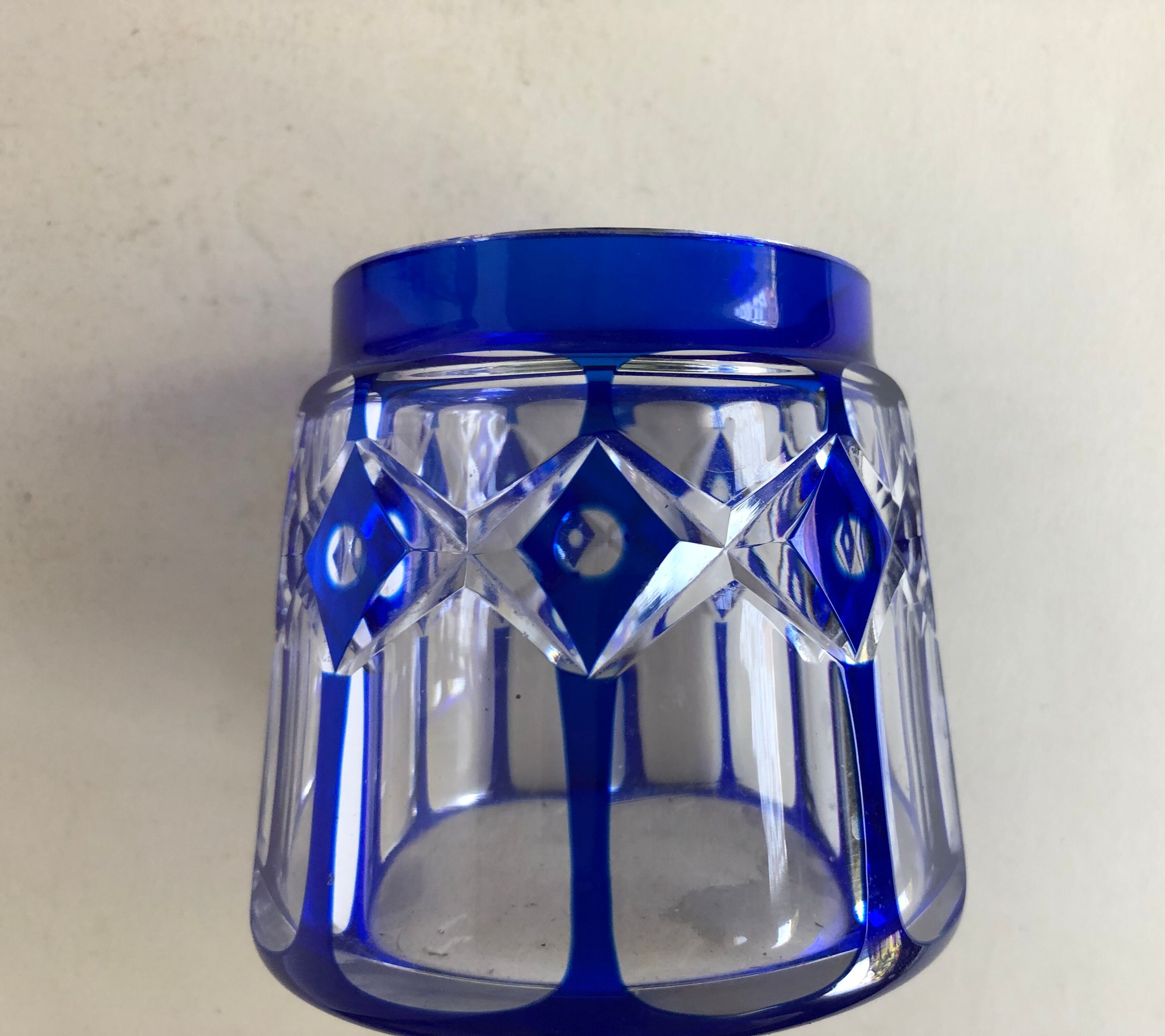 Set of 2 crystal vases