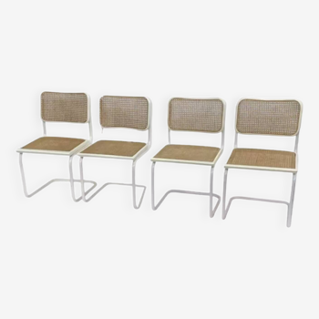 Suite de 4 chaises modèle Cesca b32 en blanc par Marcel Breuer