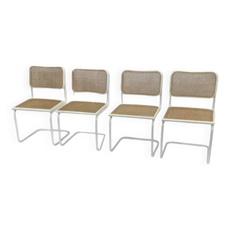 Suite de 4 chaises modèle Cesca b32 en blanc par Marcel Breuer