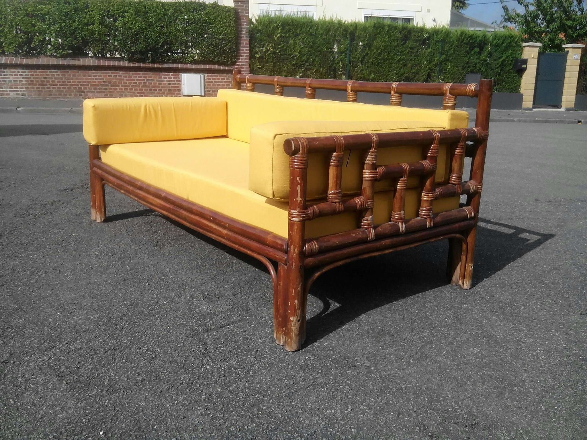 Former couch bamboo