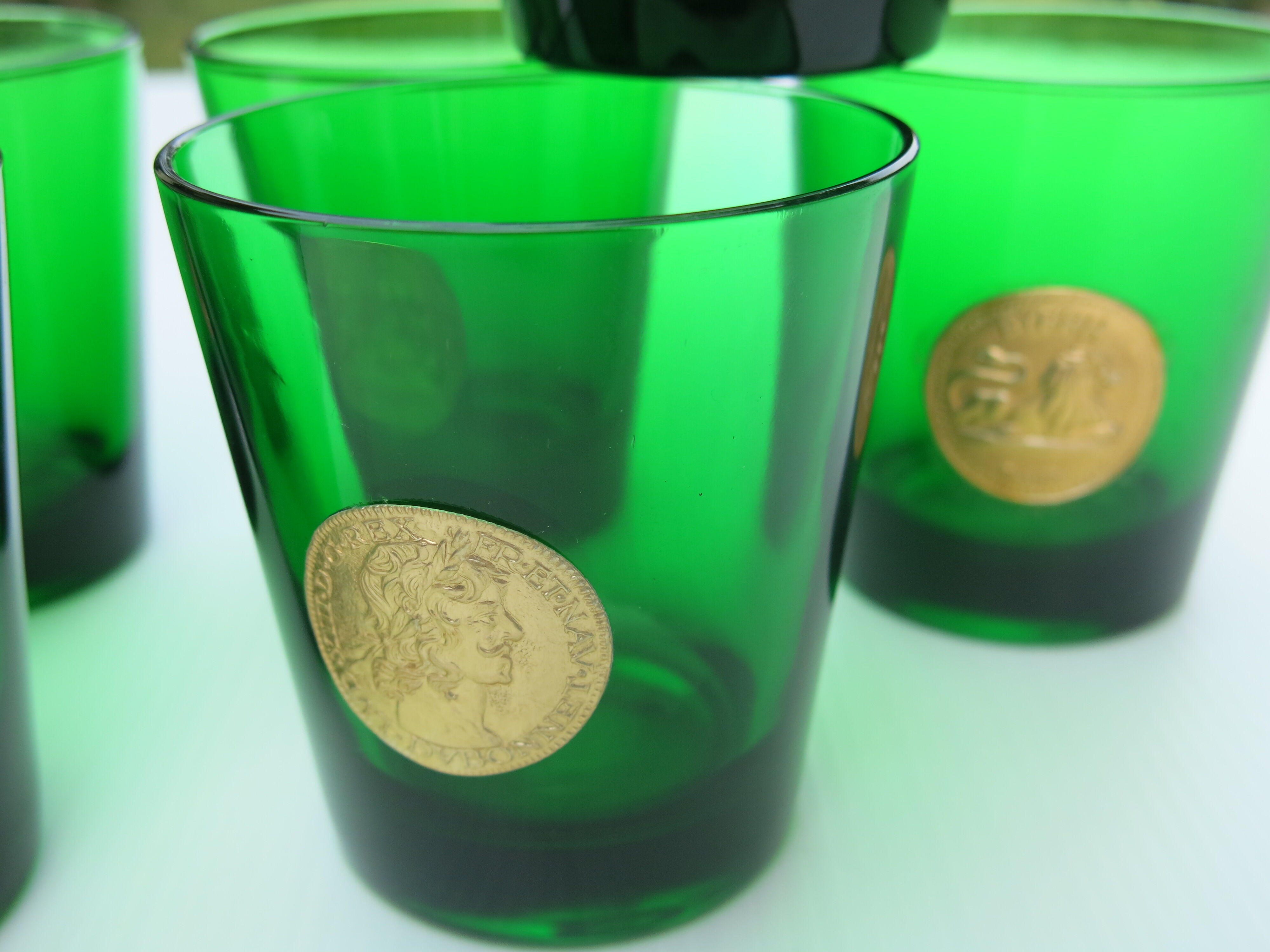 6 water glasses of green colors in very good