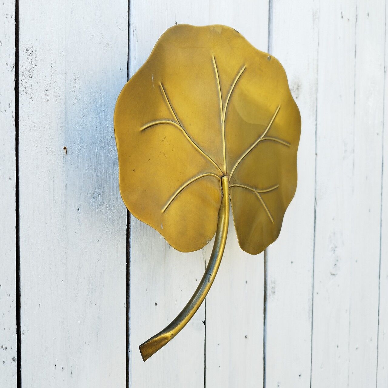 Wall lamp in golden brass leaf water lilies design 60