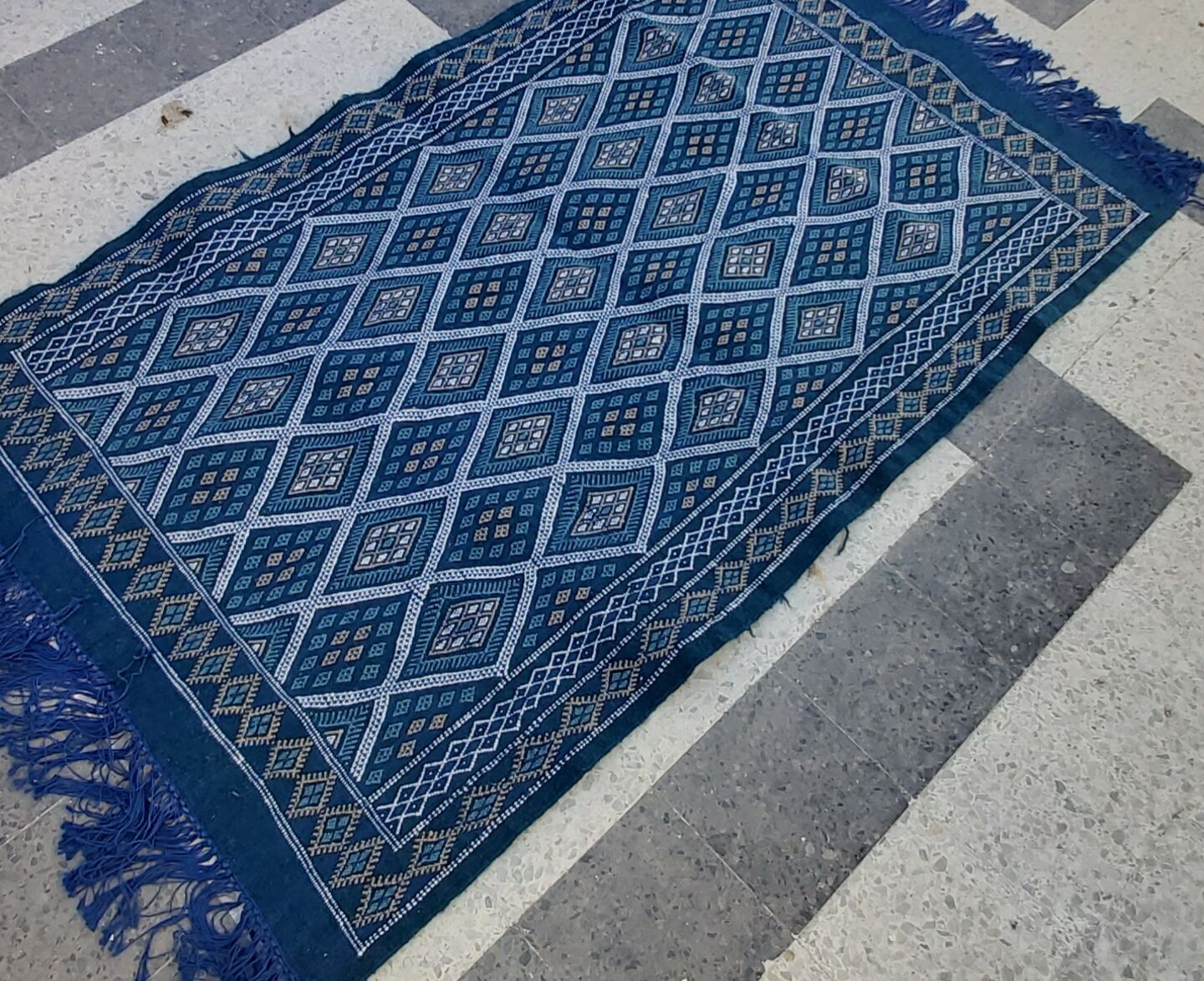 Tapis kilim bleu fait main berbère traditionnel - 200x120cm