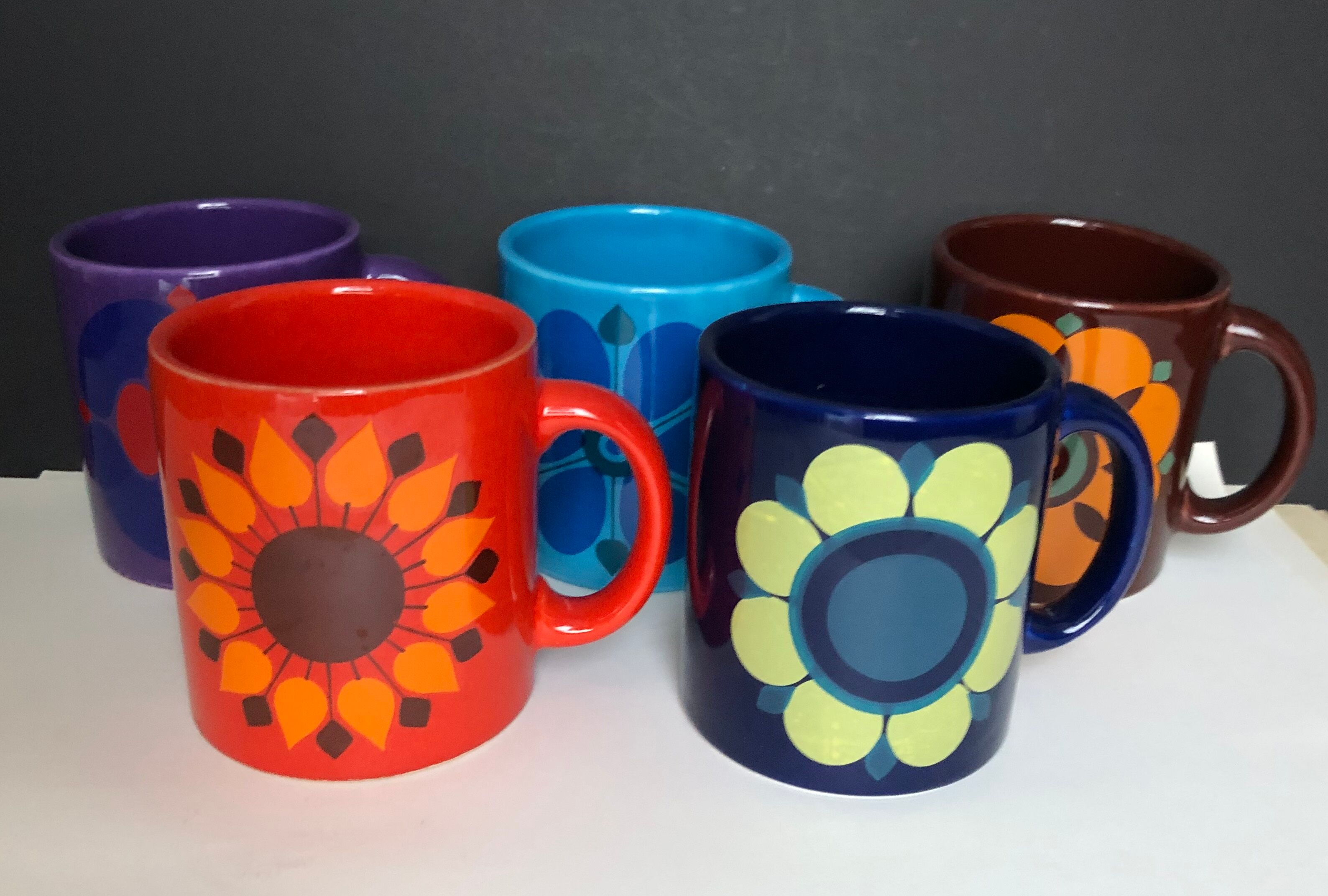 Set of 5 vintage mugs