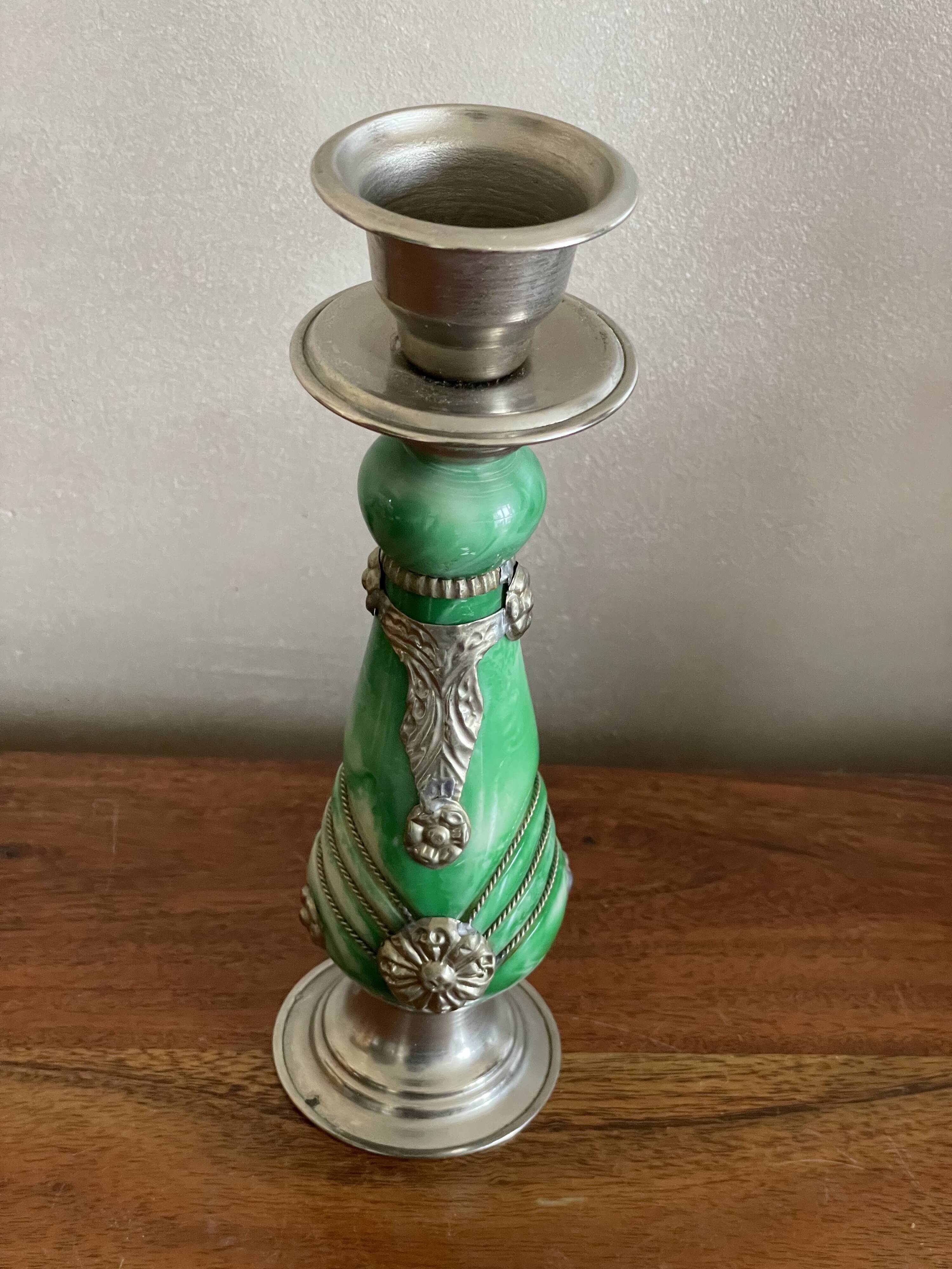 Bougeoir en pierre et métal argenté