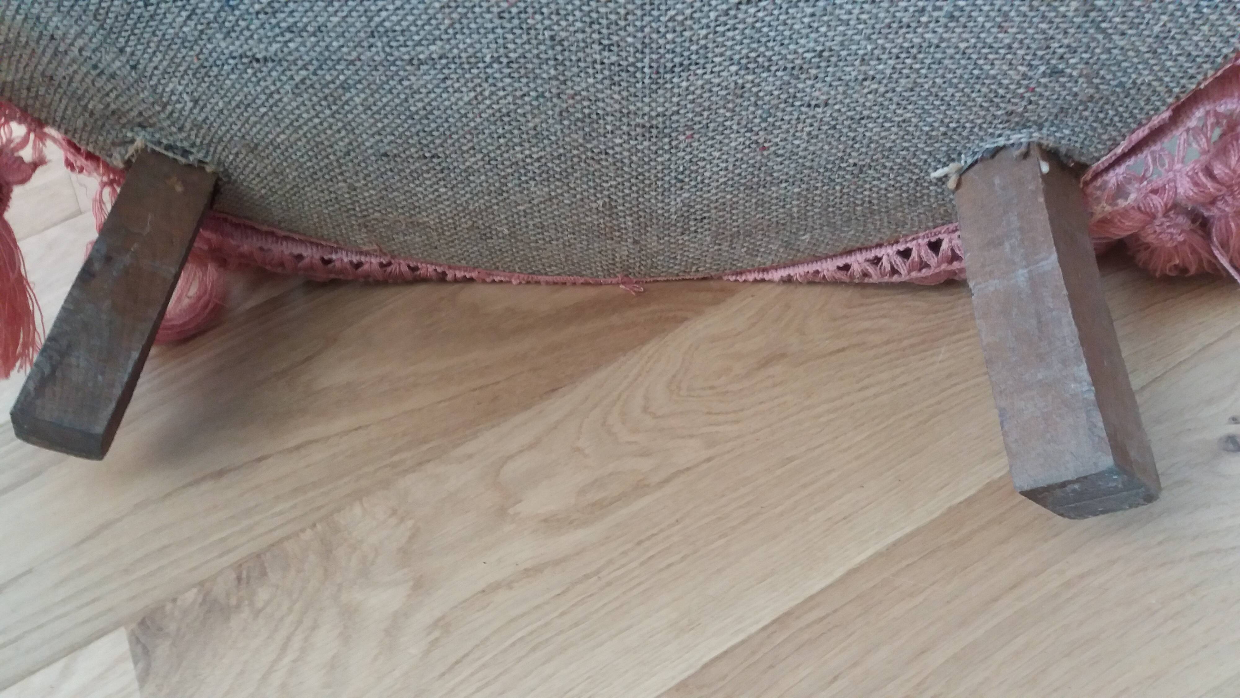 Fauteuil crapaud en velours rose