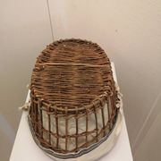 Panier en osier avec deux anses