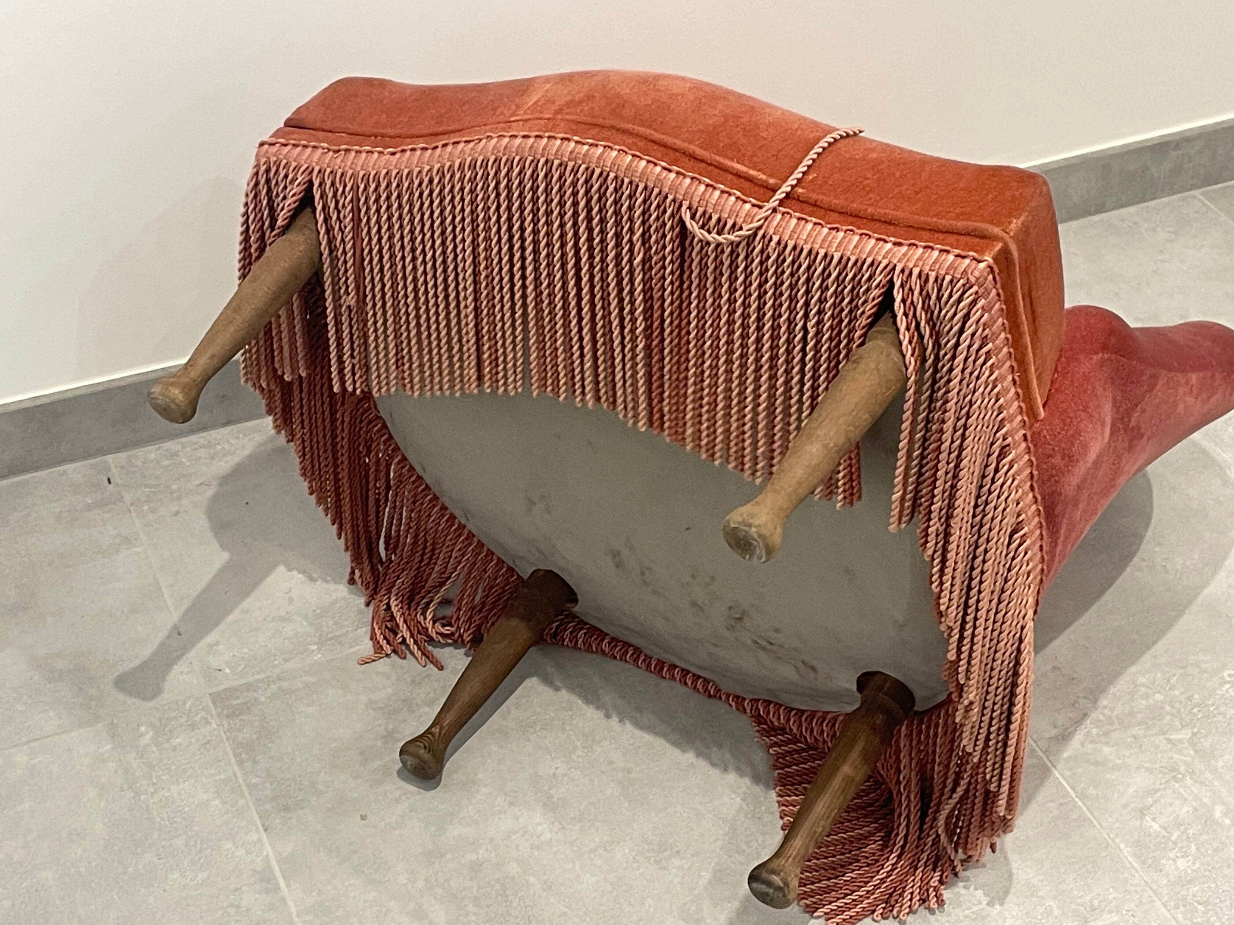 Vintage toad armchair in velvet old pink