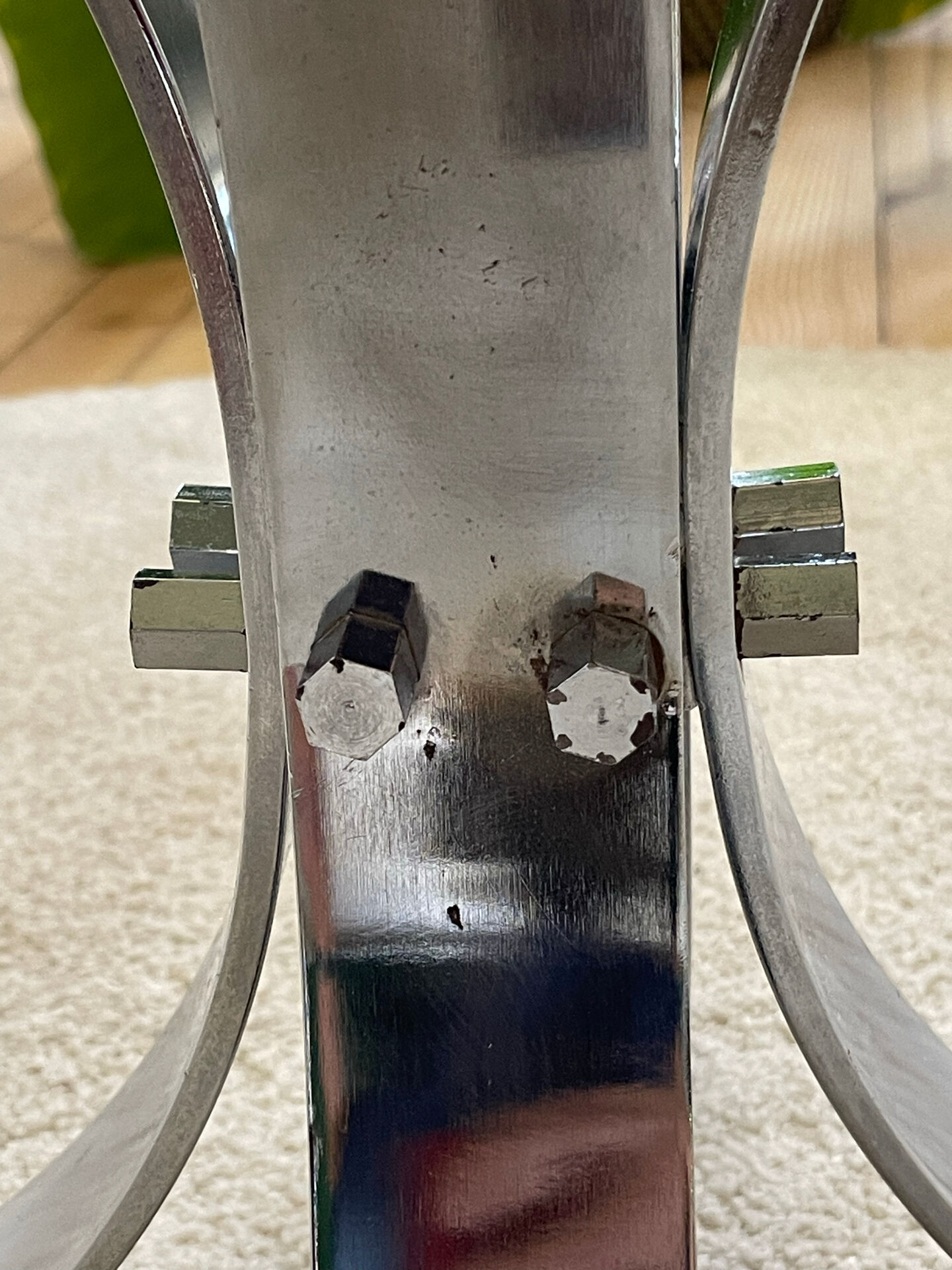 Table basse vintage en verre et chrome