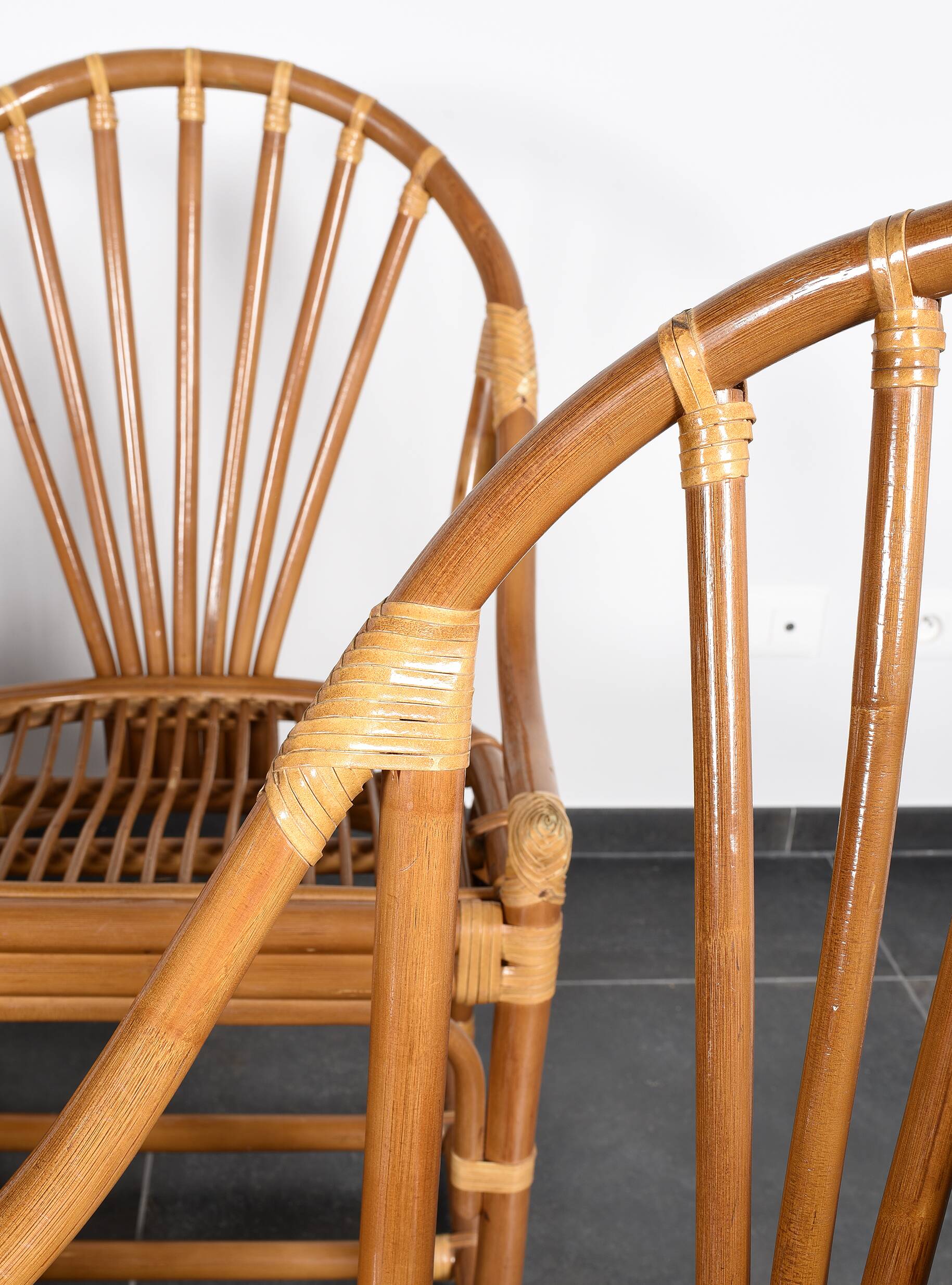 Set of 4 rattan armchairs