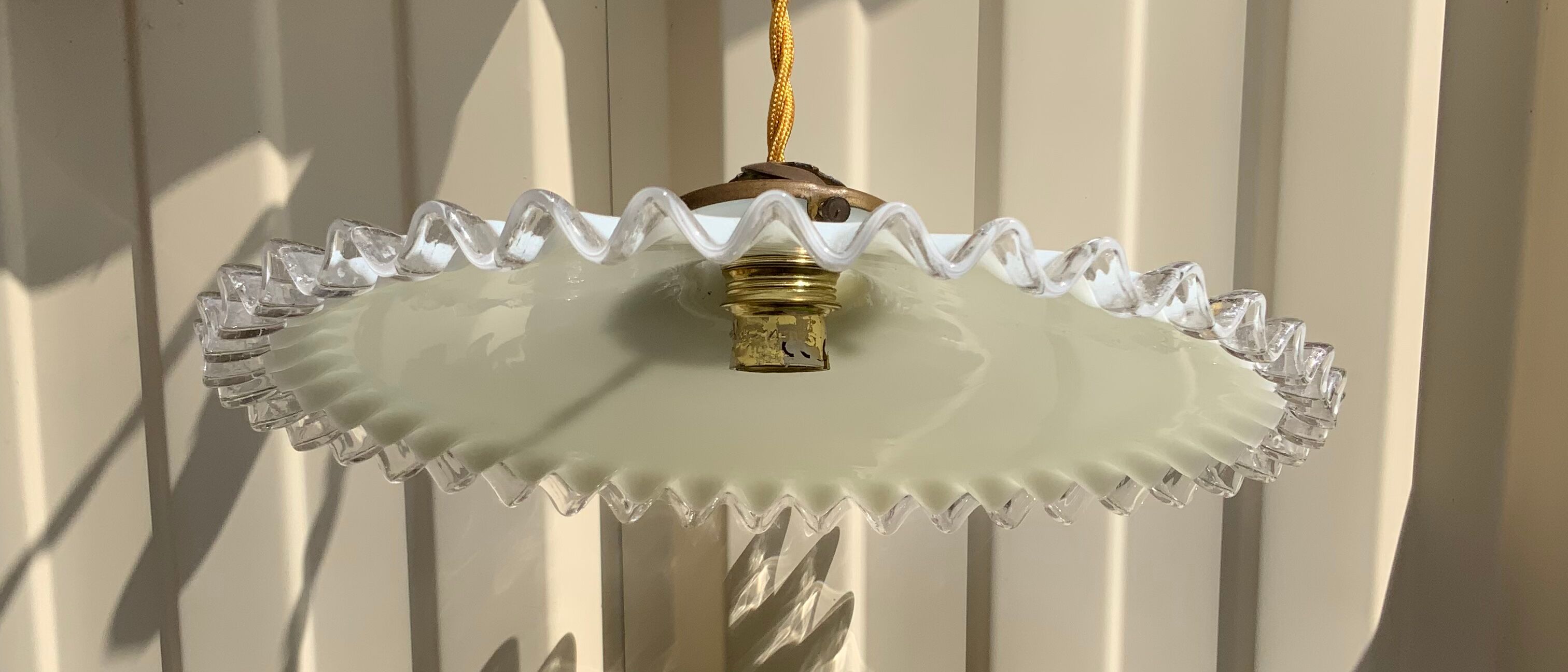 Vintage opaline suspension white wavy threads and gold socket retro firm style